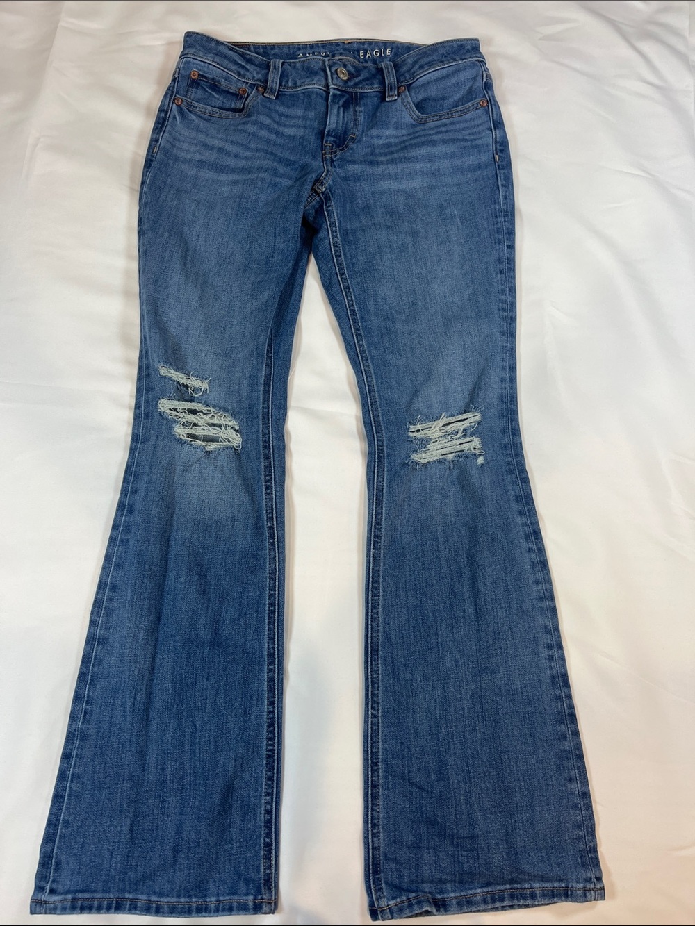 American Eagle Outfitters Jeans Women’s size  2 Distressed Flare Low-Rise